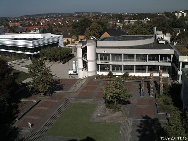 Foto der Webcam: Verwaltungsgebäude, Innenhof mit Audimax, Hörsaal-Gebäude 1