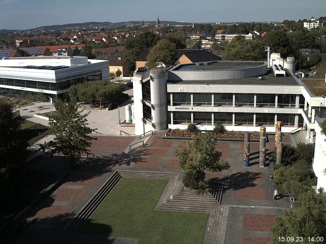 Foto der Webcam: Verwaltungsgebäude, Innenhof mit Audimax, Hörsaal-Gebäude 1