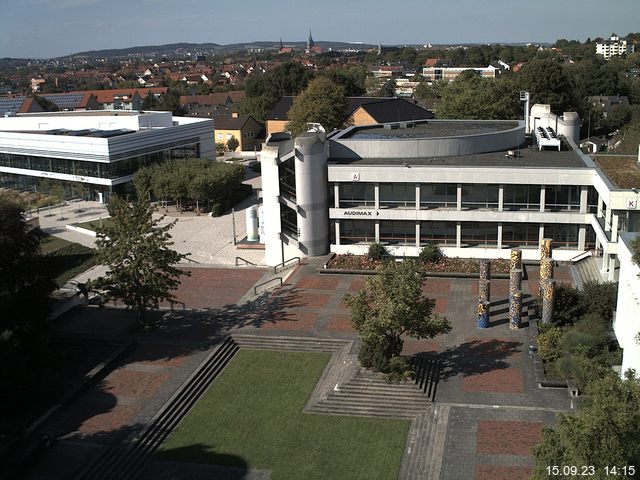 Foto der Webcam: Verwaltungsgebäude, Innenhof mit Audimax, Hörsaal-Gebäude 1