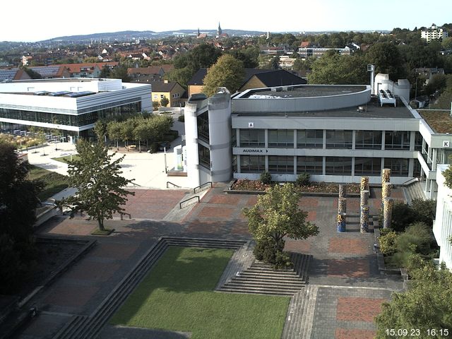 Foto der Webcam: Verwaltungsgebäude, Innenhof mit Audimax, Hörsaal-Gebäude 1