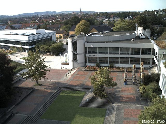 Foto der Webcam: Verwaltungsgebäude, Innenhof mit Audimax, Hörsaal-Gebäude 1