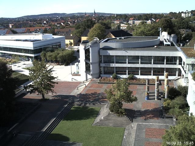 Foto der Webcam: Verwaltungsgebäude, Innenhof mit Audimax, Hörsaal-Gebäude 1