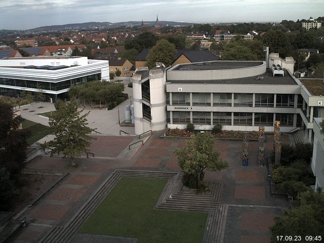 Foto der Webcam: Verwaltungsgebäude, Innenhof mit Audimax, Hörsaal-Gebäude 1