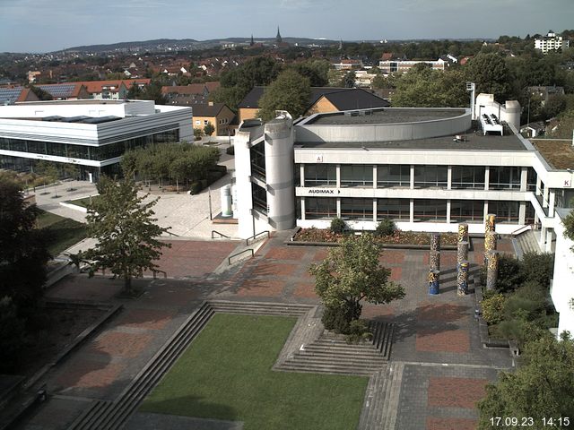 Foto der Webcam: Verwaltungsgebäude, Innenhof mit Audimax, Hörsaal-Gebäude 1