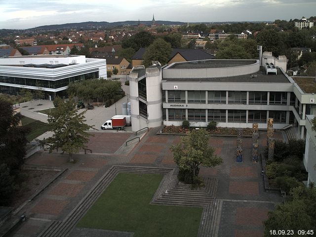 Foto der Webcam: Verwaltungsgebäude, Innenhof mit Audimax, Hörsaal-Gebäude 1