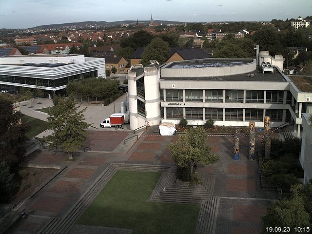 Foto der Webcam: Verwaltungsgebäude, Innenhof mit Audimax, Hörsaal-Gebäude 1