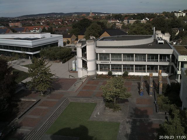 Foto der Webcam: Verwaltungsgebäude, Innenhof mit Audimax, Hörsaal-Gebäude 1