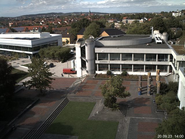 Foto der Webcam: Verwaltungsgebäude, Innenhof mit Audimax, Hörsaal-Gebäude 1