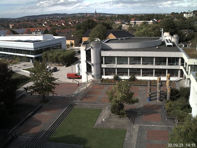 Foto der Webcam: Verwaltungsgebäude, Innenhof mit Audimax, Hörsaal-Gebäude 1