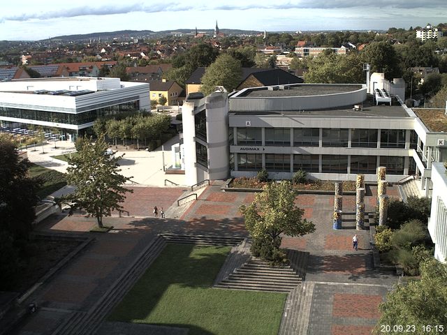 Foto der Webcam: Verwaltungsgebäude, Innenhof mit Audimax, Hörsaal-Gebäude 1