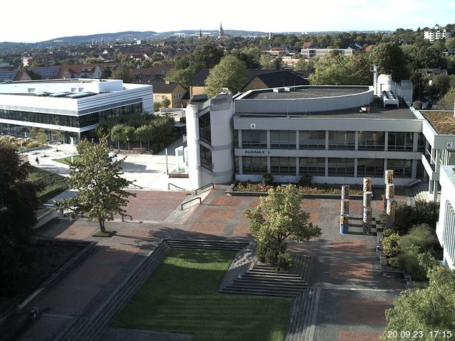 Foto der Webcam: Verwaltungsgebäude, Innenhof mit Audimax, Hörsaal-Gebäude 1