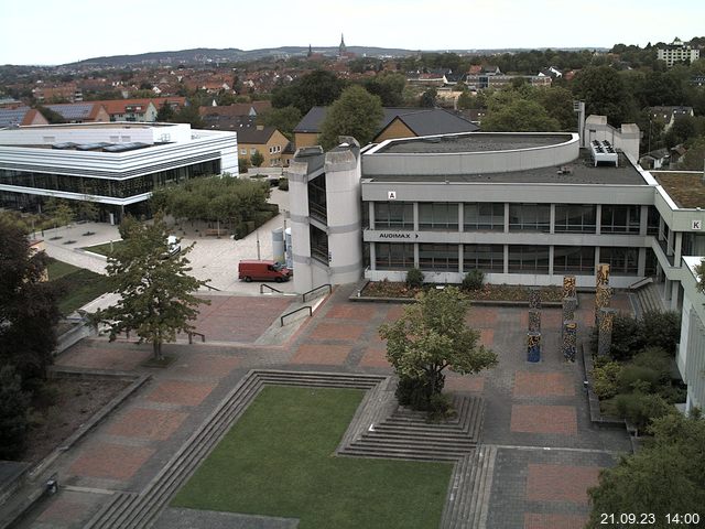 Foto der Webcam: Verwaltungsgebäude, Innenhof mit Audimax, Hörsaal-Gebäude 1