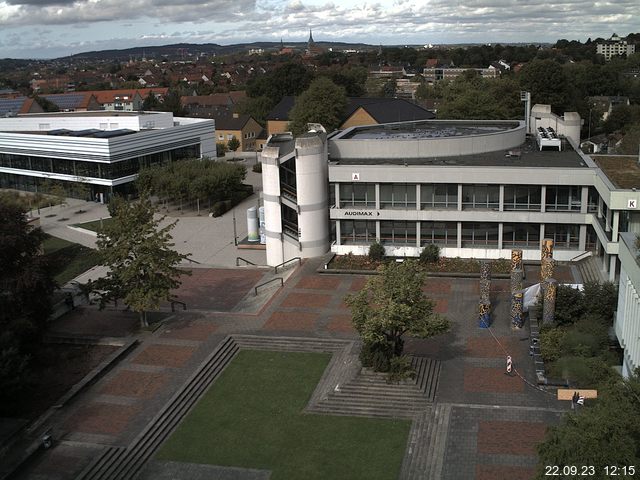 Foto der Webcam: Verwaltungsgebäude, Innenhof mit Audimax, Hörsaal-Gebäude 1