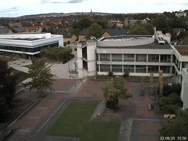 Foto der Webcam: Verwaltungsgebäude, Innenhof mit Audimax, Hörsaal-Gebäude 1