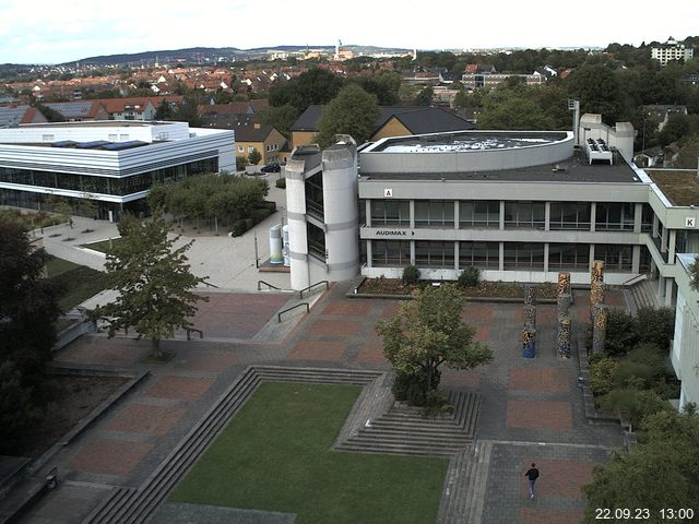 Foto der Webcam: Verwaltungsgebäude, Innenhof mit Audimax, Hörsaal-Gebäude 1