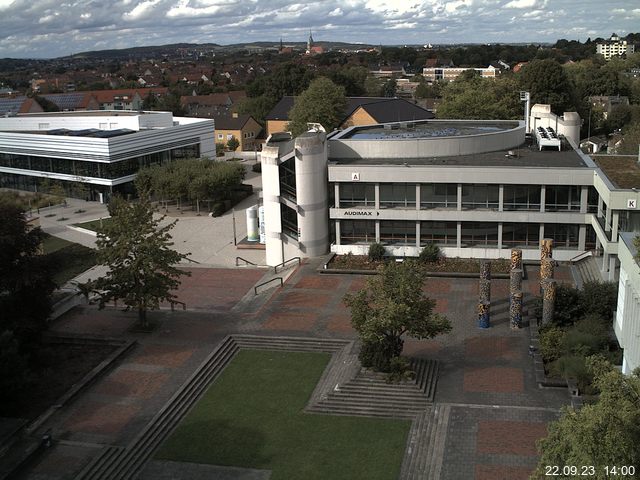 Foto der Webcam: Verwaltungsgebäude, Innenhof mit Audimax, Hörsaal-Gebäude 1