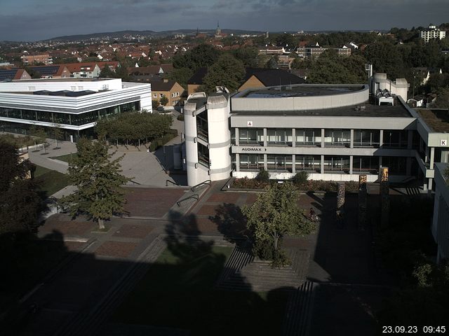 Foto der Webcam: Verwaltungsgebäude, Innenhof mit Audimax, Hörsaal-Gebäude 1