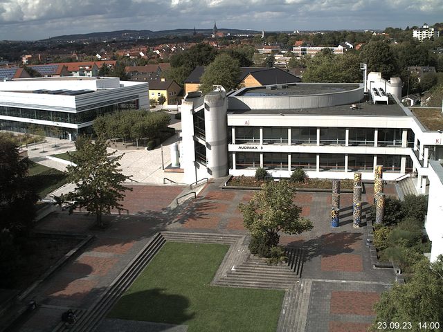 Foto der Webcam: Verwaltungsgebäude, Innenhof mit Audimax, Hörsaal-Gebäude 1