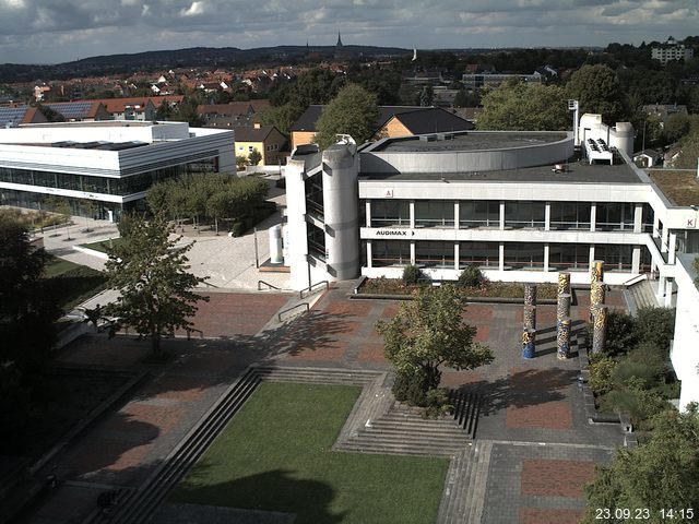 Foto der Webcam: Verwaltungsgebäude, Innenhof mit Audimax, Hörsaal-Gebäude 1