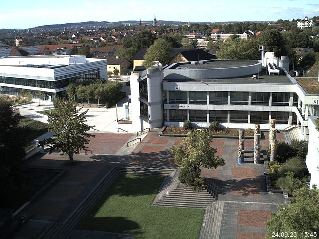 Foto der Webcam: Verwaltungsgebäude, Innenhof mit Audimax, Hörsaal-Gebäude 1