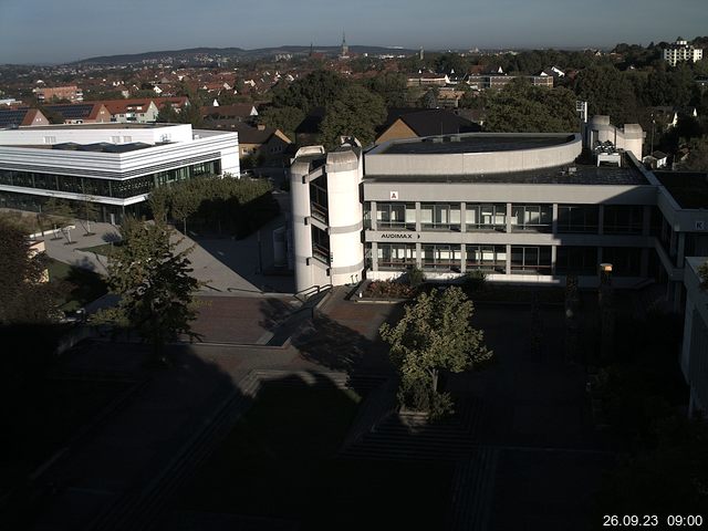 Foto der Webcam: Verwaltungsgebäude, Innenhof mit Audimax, Hörsaal-Gebäude 1