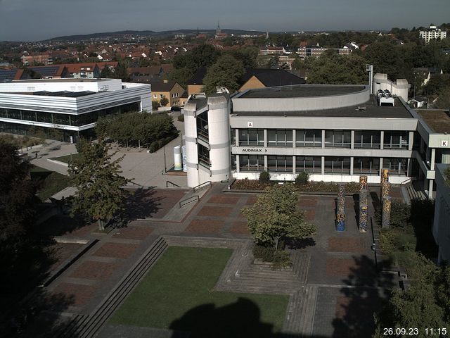 Foto der Webcam: Verwaltungsgebäude, Innenhof mit Audimax, Hörsaal-Gebäude 1