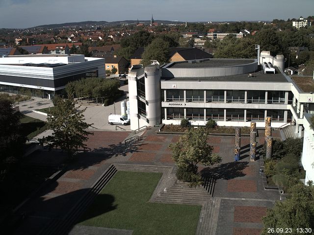 Foto der Webcam: Verwaltungsgebäude, Innenhof mit Audimax, Hörsaal-Gebäude 1