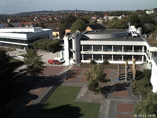 Foto der Webcam: Verwaltungsgebäude, Innenhof mit Audimax, Hörsaal-Gebäude 1