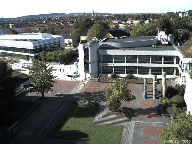 Foto der Webcam: Verwaltungsgebäude, Innenhof mit Audimax, Hörsaal-Gebäude 1