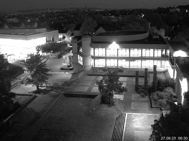 Foto der Webcam: Verwaltungsgebäude, Innenhof mit Audimax, Hörsaal-Gebäude 1