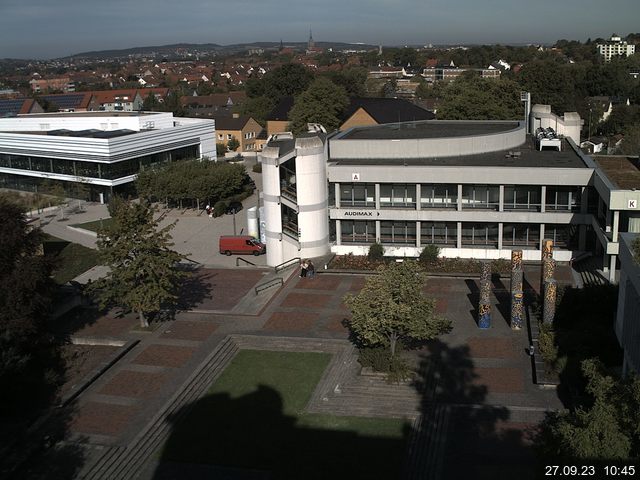 Foto der Webcam: Verwaltungsgebäude, Innenhof mit Audimax, Hörsaal-Gebäude 1