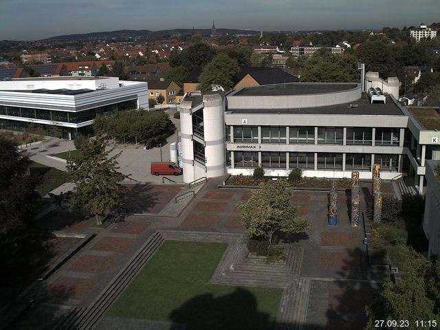 Foto der Webcam: Verwaltungsgebäude, Innenhof mit Audimax, Hörsaal-Gebäude 1