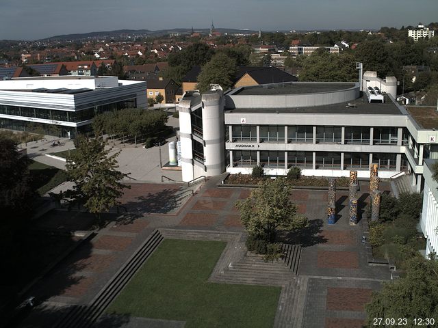 Foto der Webcam: Verwaltungsgebäude, Innenhof mit Audimax, Hörsaal-Gebäude 1