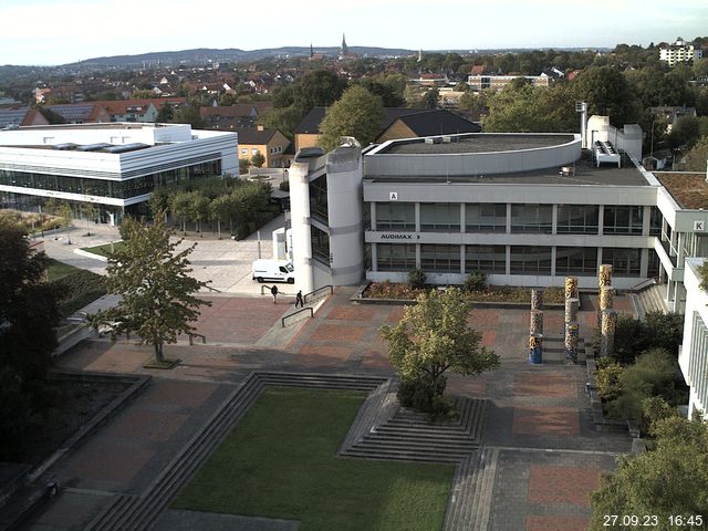 Foto der Webcam: Verwaltungsgebäude, Innenhof mit Audimax, Hörsaal-Gebäude 1