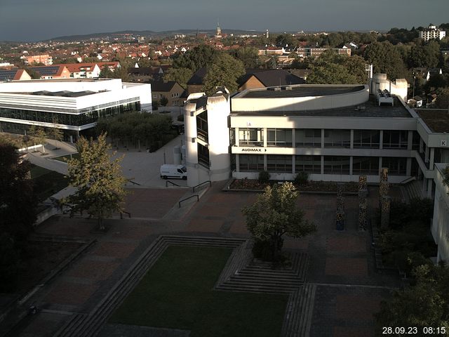 Foto der Webcam: Verwaltungsgebäude, Innenhof mit Audimax, Hörsaal-Gebäude 1