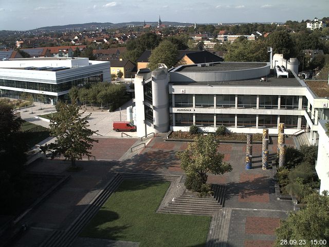 Foto der Webcam: Verwaltungsgebäude, Innenhof mit Audimax, Hörsaal-Gebäude 1