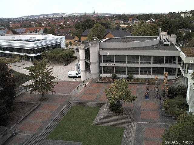 Foto der Webcam: Verwaltungsgebäude, Innenhof mit Audimax, Hörsaal-Gebäude 1