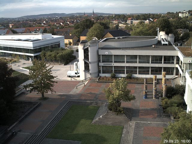 Foto der Webcam: Verwaltungsgebäude, Innenhof mit Audimax, Hörsaal-Gebäude 1