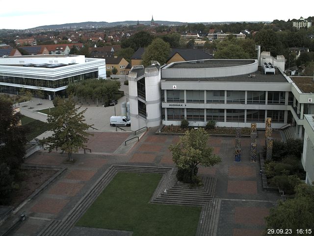 Foto der Webcam: Verwaltungsgebäude, Innenhof mit Audimax, Hörsaal-Gebäude 1