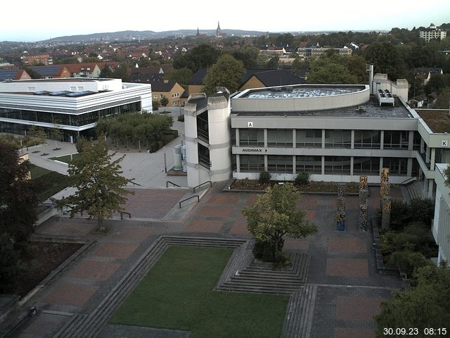 Foto der Webcam: Verwaltungsgebäude, Innenhof mit Audimax, Hörsaal-Gebäude 1