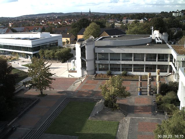 Foto der Webcam: Verwaltungsgebäude, Innenhof mit Audimax, Hörsaal-Gebäude 1