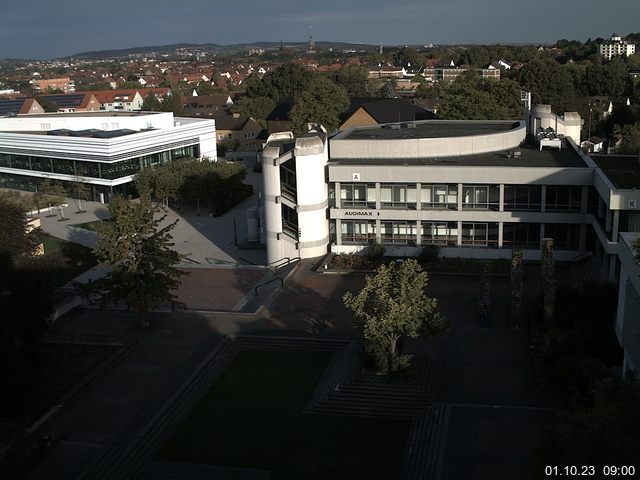 Foto der Webcam: Verwaltungsgebäude, Innenhof mit Audimax, Hörsaal-Gebäude 1