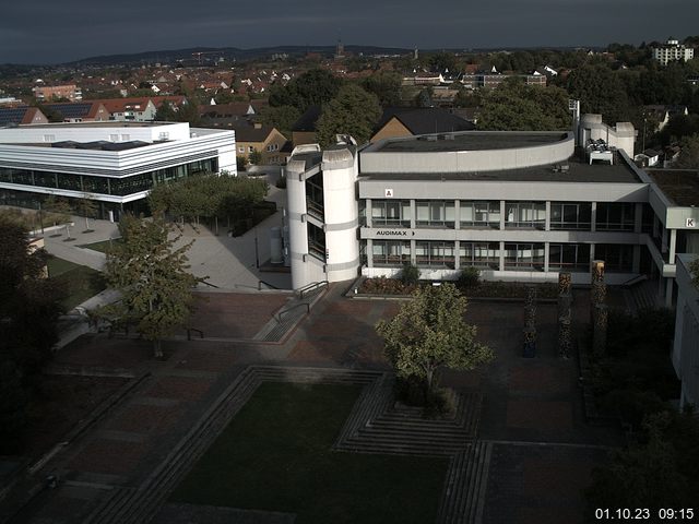 Foto der Webcam: Verwaltungsgebäude, Innenhof mit Audimax, Hörsaal-Gebäude 1