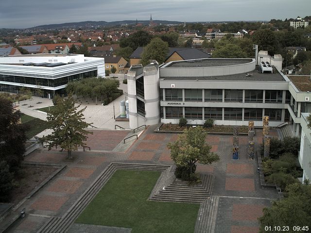 Foto der Webcam: Verwaltungsgebäude, Innenhof mit Audimax, Hörsaal-Gebäude 1