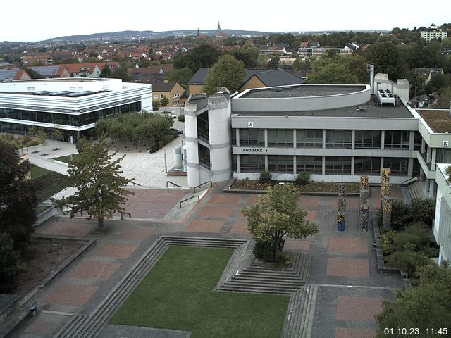 Foto der Webcam: Verwaltungsgebäude, Innenhof mit Audimax, Hörsaal-Gebäude 1