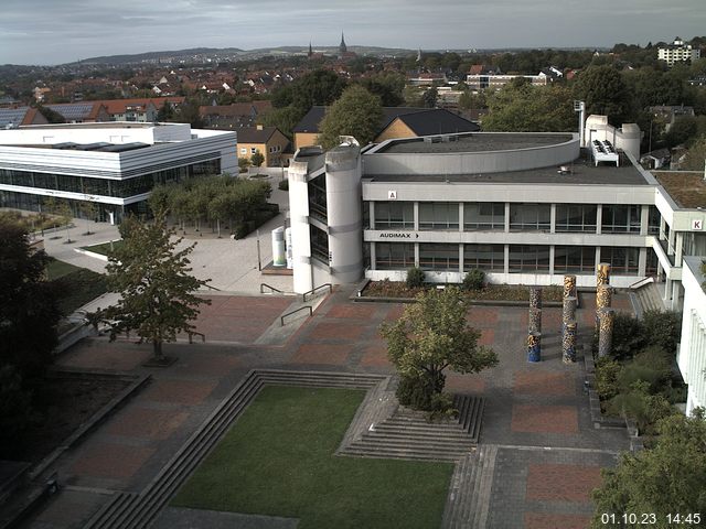 Foto der Webcam: Verwaltungsgebäude, Innenhof mit Audimax, Hörsaal-Gebäude 1