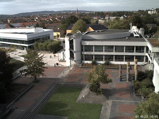 Foto der Webcam: Verwaltungsgebäude, Innenhof mit Audimax, Hörsaal-Gebäude 1