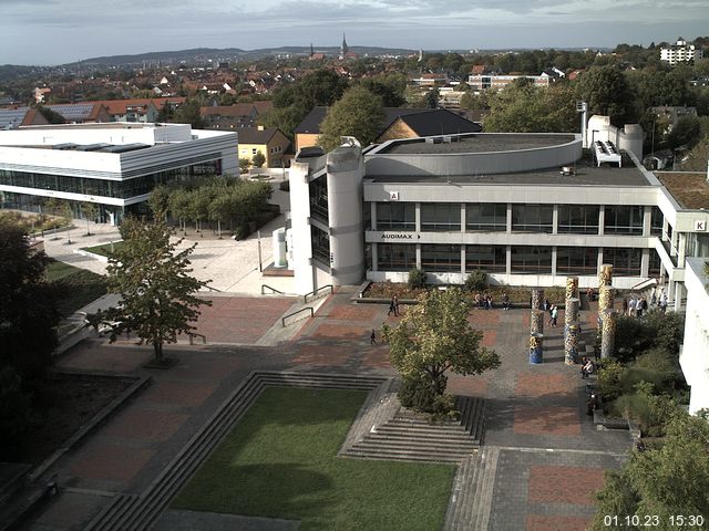 Foto der Webcam: Verwaltungsgebäude, Innenhof mit Audimax, Hörsaal-Gebäude 1