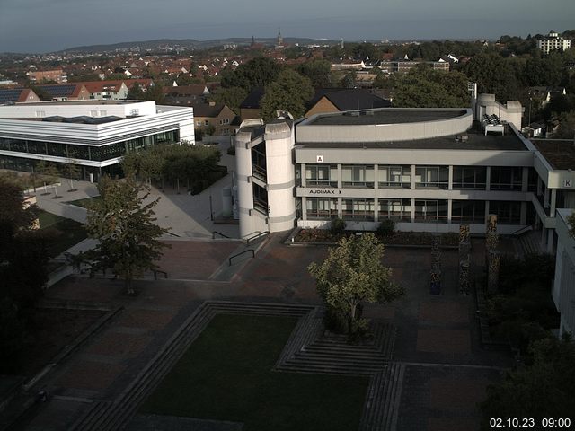 Foto der Webcam: Verwaltungsgebäude, Innenhof mit Audimax, Hörsaal-Gebäude 1