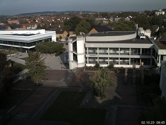 Foto der Webcam: Verwaltungsgebäude, Innenhof mit Audimax, Hörsaal-Gebäude 1